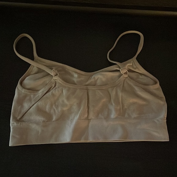Women’s No-Show Bra (adjustable straps) - Picture 2 of 3
